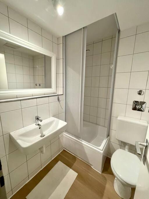 Schickes Apartment Mit Balkon In Düsseldorf Esterno foto